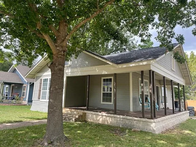 1001 W Morgan St — Photo 3