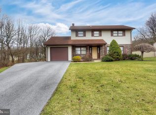 19 Grove Rd, Blandon, PA 19510