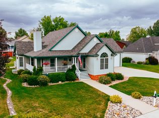 1917 Summit Dr, Sheridan, WY 82801