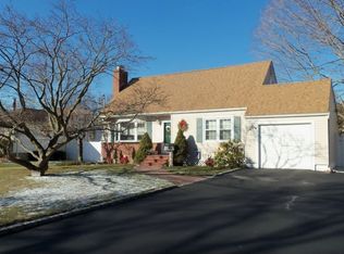 12 Reilly St, West Islip, NY 11795