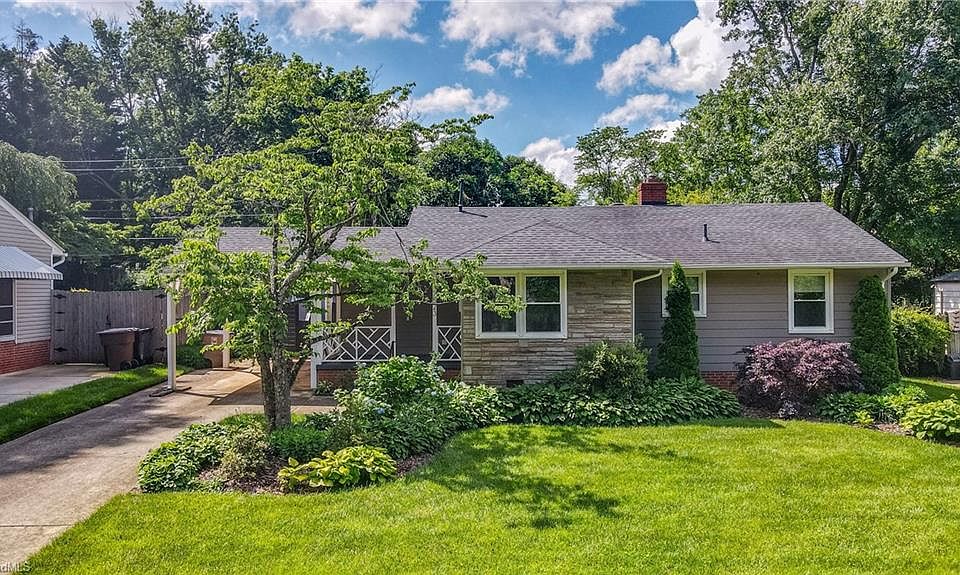 1st image of 2523 Fernwood Dr
