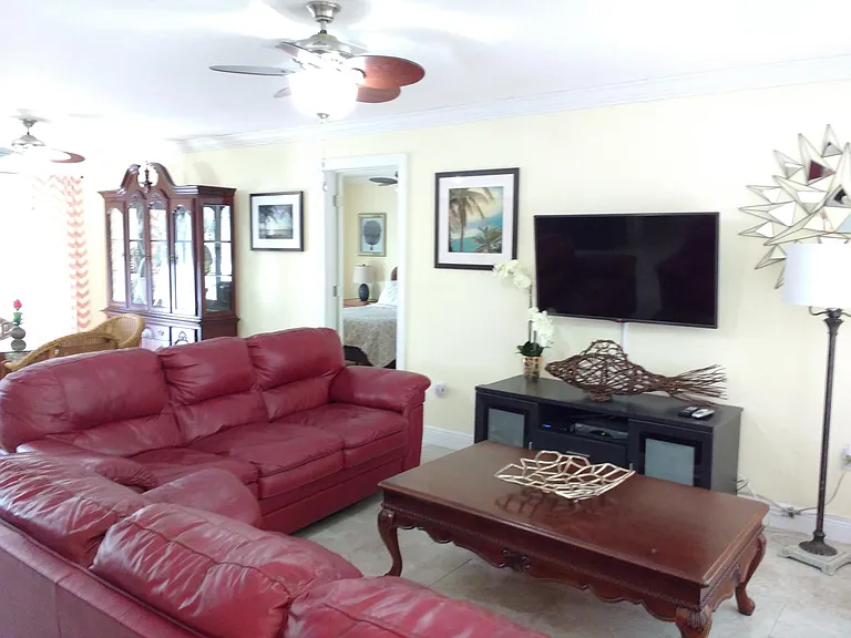 6139 Carlton Ave — Photo 8