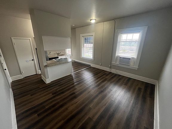 4th image of 101 S Victory St APT 304