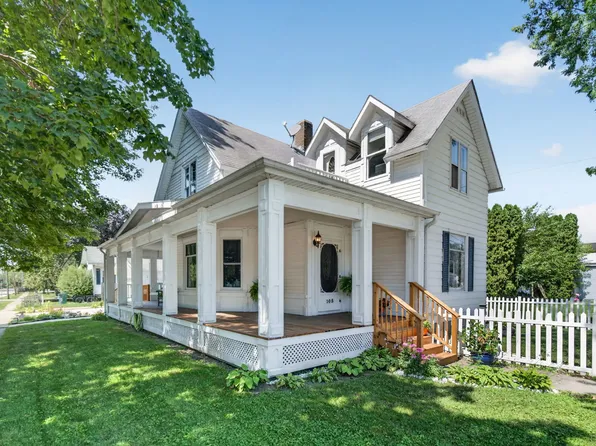 105 N Main St, Seneca, IL 61360