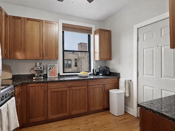 5th image of 7023.5 N Sheridan Rd #3S