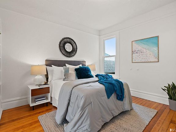 5th image of 3051 Market St