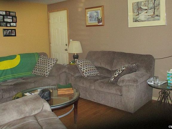 2nd image of 3849 Willamette Ave SE