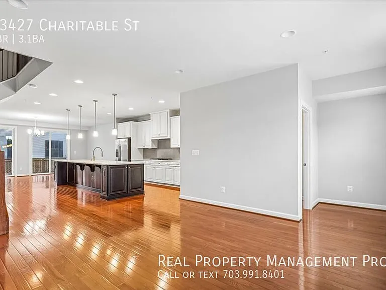 43427 Charitable St — Photo 9