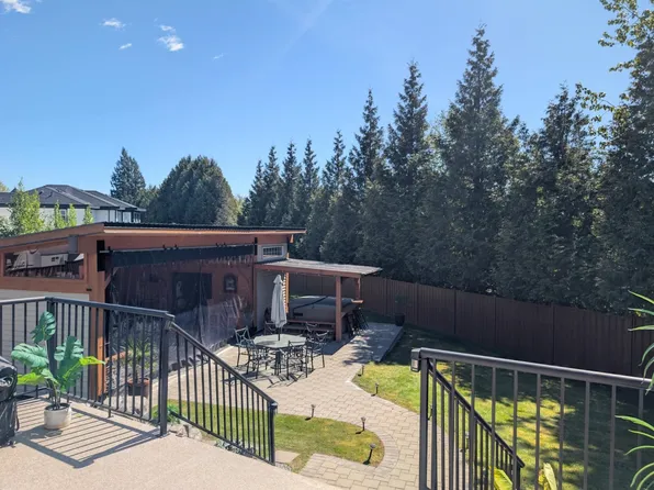 10304 164a St, Surrey, BC V4N 5M4