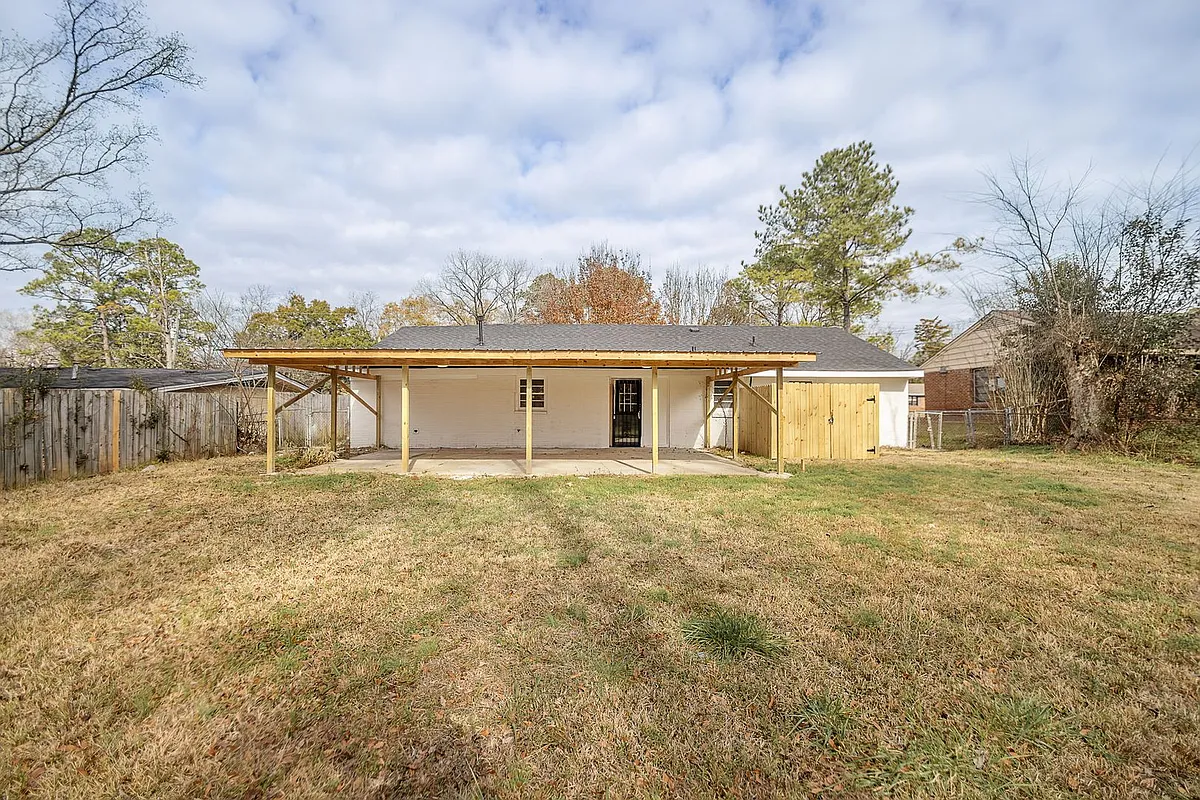 Building Photo - 3979 Thomas Ave