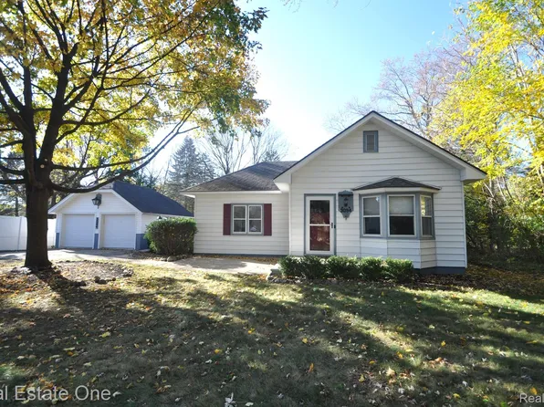 3094 Willet Ave, Rochester Hills, MI 48309
