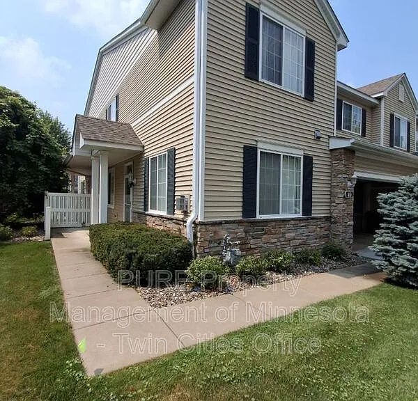 40 River Woods Dr W — Photo 1