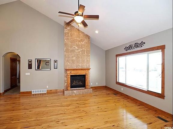 2nd image of 1703 W Prairie Hill Dr