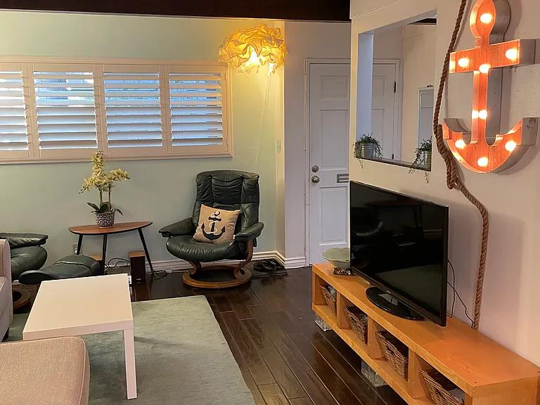 4040 Grand View Blvd — Photo 17