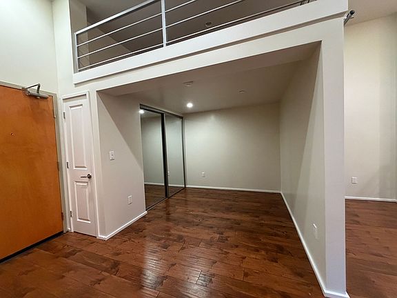 5th image of 529 Stevenson St #218