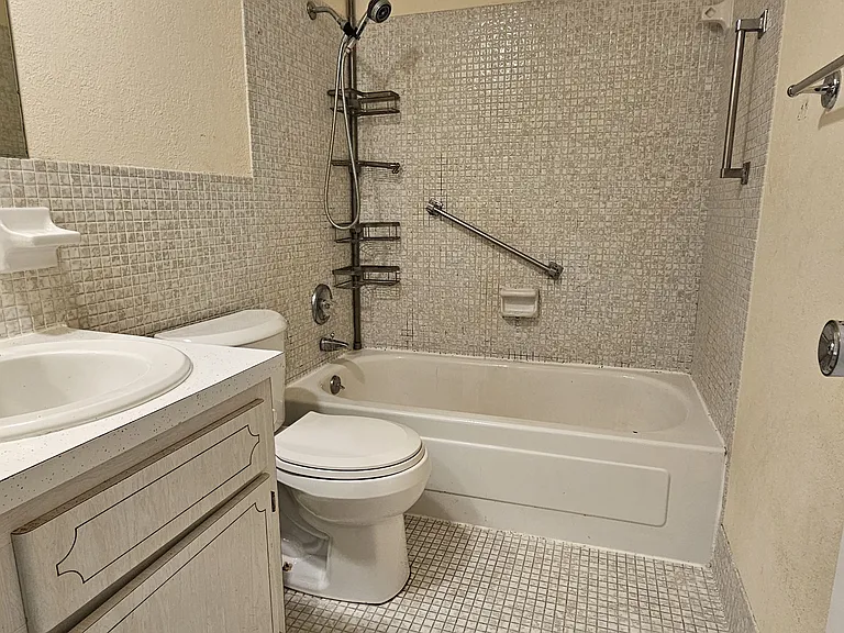 911 Washington Ave SW #117 — Photo 13