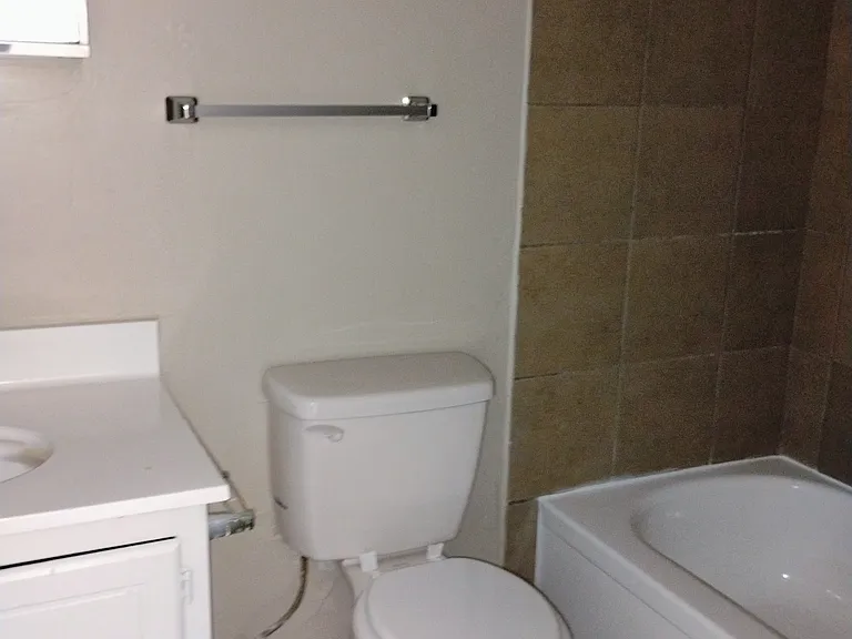 1110 Shilo Ave #D — Photo 4