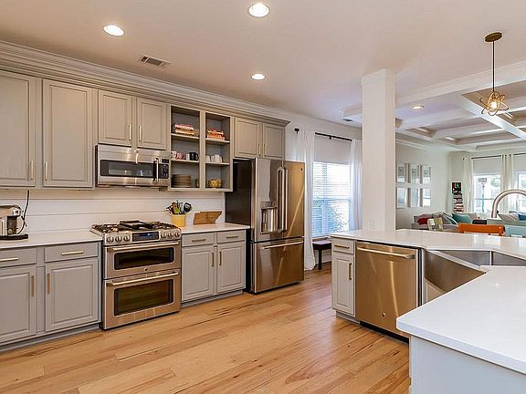 5th image of 3022 Oxford Glen Dr