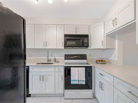 4th image of 2050 NE 39th St #111W