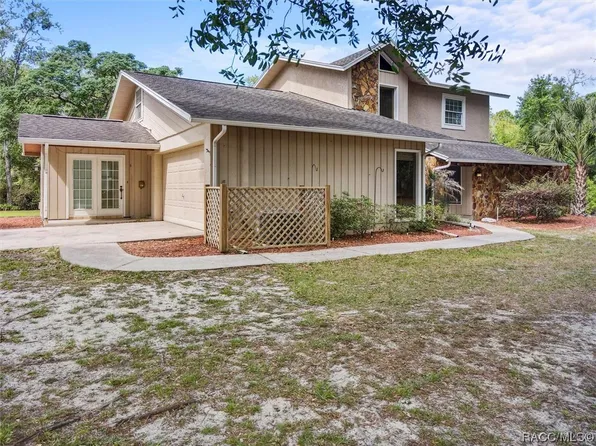 2340 W Beaumont Ln, Lecanto, FL 34461