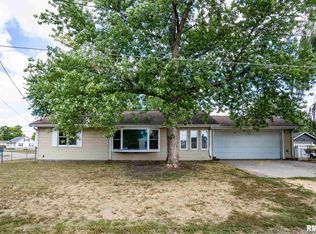 814 5th Ave, Camanche, IA 52730