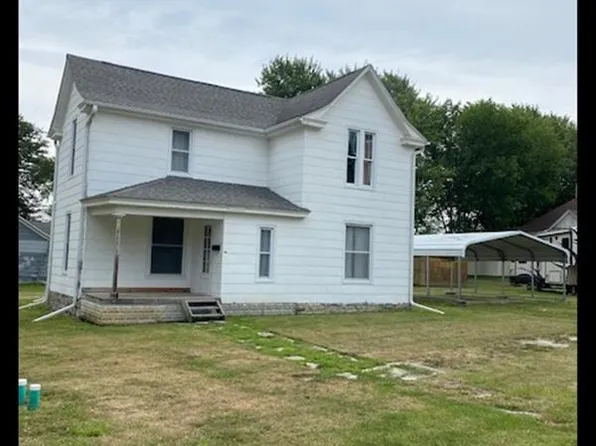 401 Crescent Dr, Macon, MO 63552