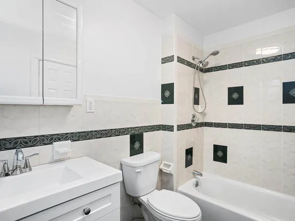 213 5th Avenue image 17 of 19