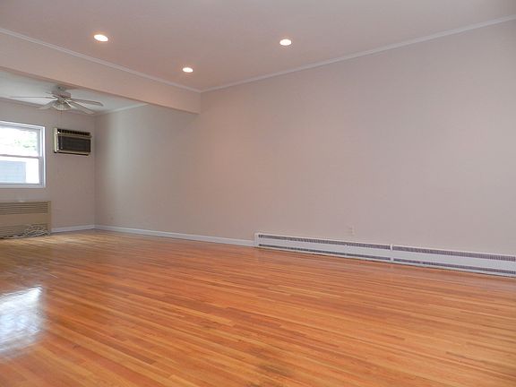 2nd image of 110 Evans St