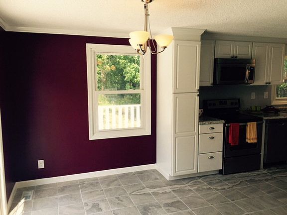 5th image of 608 Taylor Dr