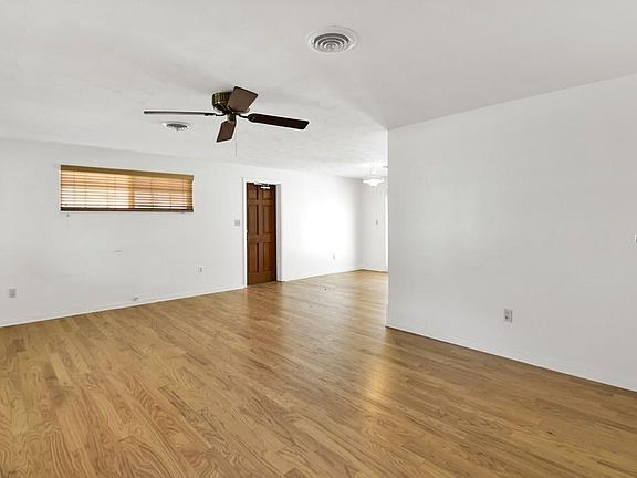4th image of 3124 Boger Blvd E