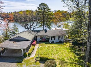 31 Binnacle Ln, Weems, VA 22576