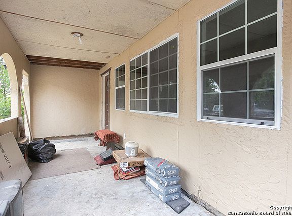 4th image of 1009 Wyoming St