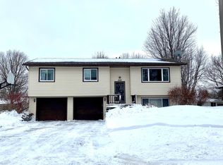 1245 Miles Dr, Worthington, MN 56187