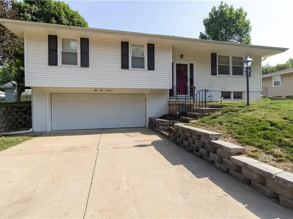 5319 Basil Dr, Saint Joseph, MO 64506