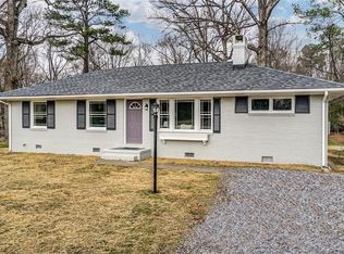 10008 Dakins Dr, North Chesterfield, VA 23236