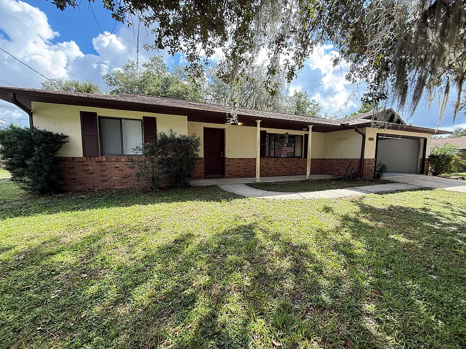 1317 W Portillo Dr