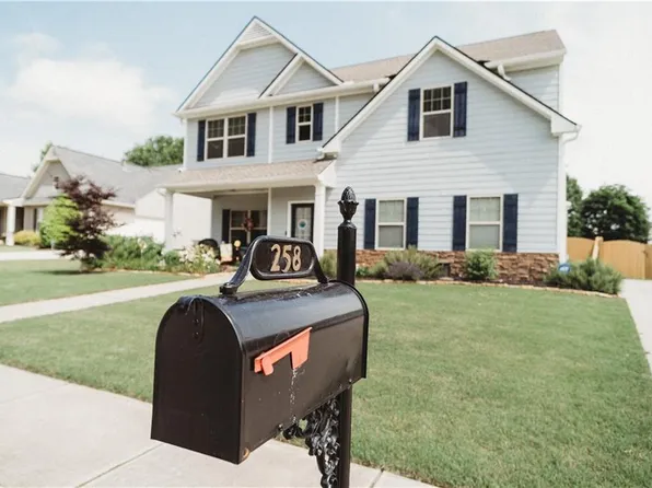 258 Creek View Ln, Acworth, GA 30102