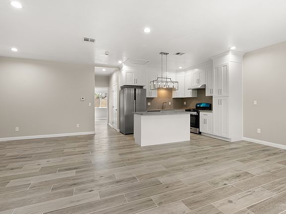 5th image of 10508 Mattock Ave #A