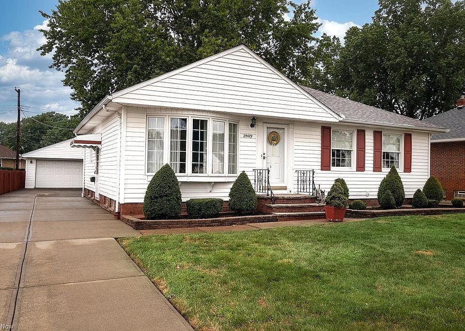 1st image of 29479 Woodway Dr
