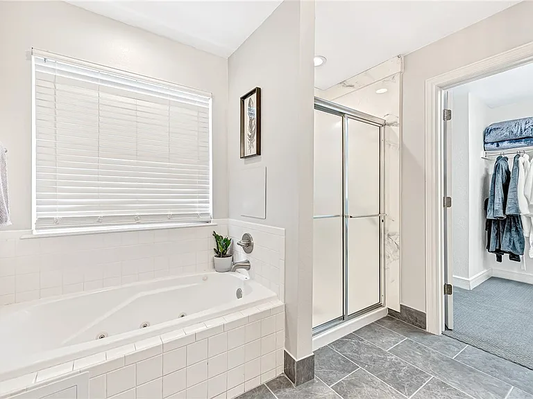 701 SW Maidstone Ave — Photo 17