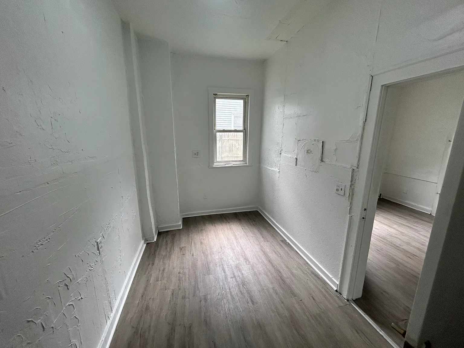 2 bed, $895 — Photo 4