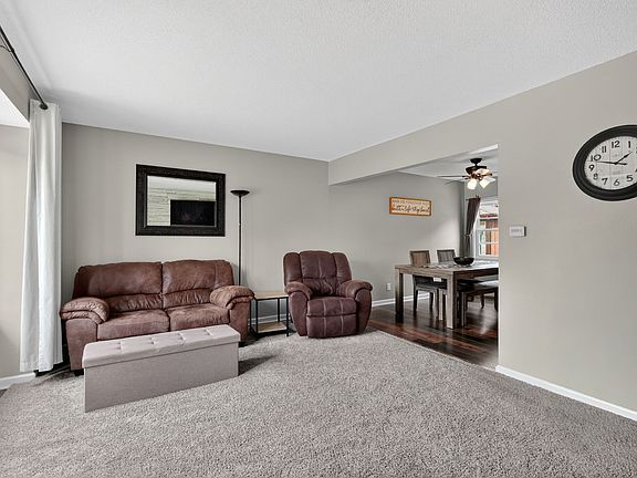 3rd image of 431 N Walnut Blvd