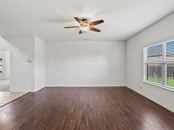 5th image of 113 Dodge City Ct