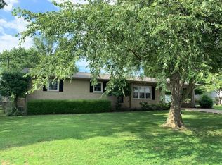 1104 W Grant St, Dexter, MO 63841