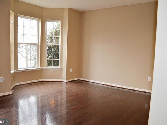 4th image of 8712 Harefield Ln
