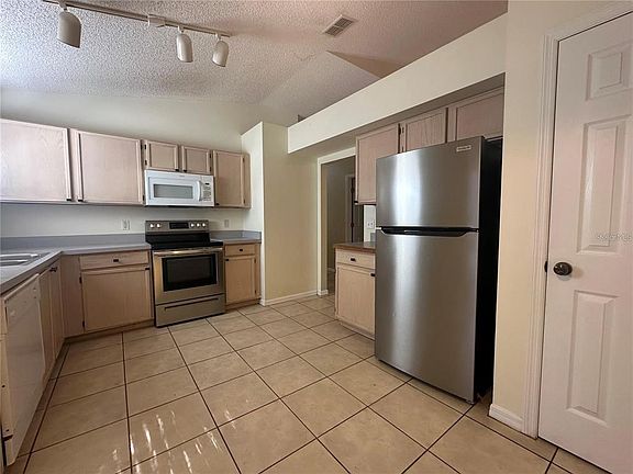 5th image of 17432 WOODCREST WAY