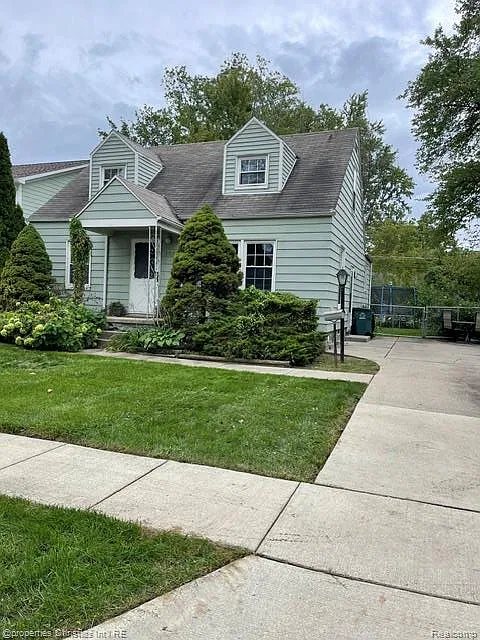 3 bed, 2.0 bath, 1870 sqft, $2,500 — Photo 1