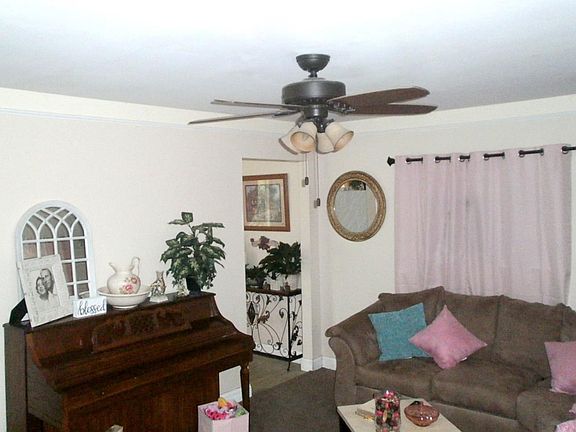 5th image of 4213 Darr Dr