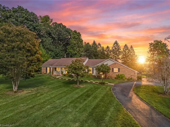 2231 Arbor Grove Church Rd, Purlear, NC 28665
