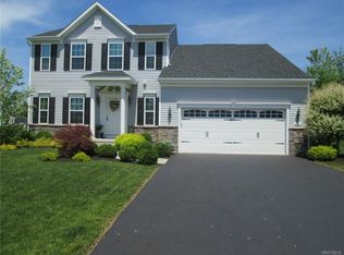 2167 Shadow Ln, Lake View, NY 14085